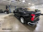 ✅ 2019 Chevrolet Silverado 1500 LT • VIN: 1GCUYDED5KZ107461 • Lot: 43249753. Wystawiony na IAAI z przebiegiem 149 327 mil. Bezpłatny archiwum sprzedaży aukcyjnych z USA i szczegółowy raport historii pojazdu na DreamBid. Zdjęcie 3.