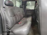 ✅ 2004 Chevrolet Silverado 2500HD LS • VIN: 1GCHK29U04E242116 • Лот: 92047675. Опубликован ранее на Copart с пробегом 180 877 миль. Бесплатный доступ к архиву аукционных продаж из США и подробный отчёт об истории автомобиля на DreamBid. Изображение 10.