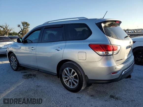 ✅ 2016 Nissan Pathfinder SV • VIN: 5N1AR2MN1GC639682 • Lot: 82646335. Listed on Copart with 112,348 mi. Free auction sales archive from the USA and detailed vehicle history report at DreamBid. Image 2.