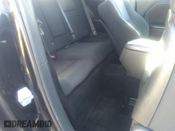 ✅ 2013 Dodge Challenger R/T • VIN: 2C3CDYBT0DH667924 • Lot: 41278844. Wystawiony na IAAI z przebiegiem 234 218 mil. Bezpłatny archiwum sprzedaży aukcyjnych z USA i szczegółowy raport historii pojazdu na DreamBid. Zdjęcie 8.