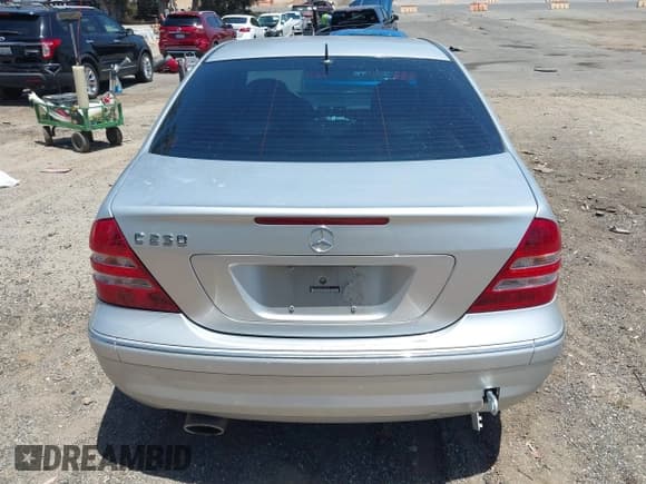 ✅ 2006 Mercedes-Benz C 230 Sport • VIN: WDBRF52H86F752734 • Lot: 42532783. Listed on IAAI with 128,302 mi. Free auction sales archive from the USA and detailed vehicle history report at DreamBid. Image 16.