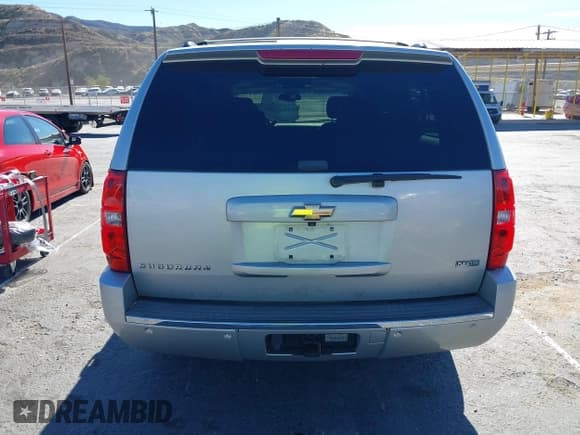 ✅ 2010 Chevrolet Suburban LTZ • VIN: 1GNUKKE3XAR163737 • Лот: 43676770. Опубликован ранее на IAAI с пробегом 199 789 миль. Бесплатный доступ к архиву аукционных продаж из США и подробный отчёт об истории автомобиля на DreamBid. Изображение 16.