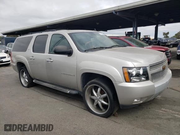 ✅ 2007 Chevrolet Suburban LTZ • VIN: 3GNFK16307G262965 • Lot: 71506044. Wystawiony na Copart z przebiegiem 249 301 mil. Bezpłatny archiwum sprzedaży aukcyjnych z USA i szczegółowy raport historii pojazdu na DreamBid. Zdjęcie 4.