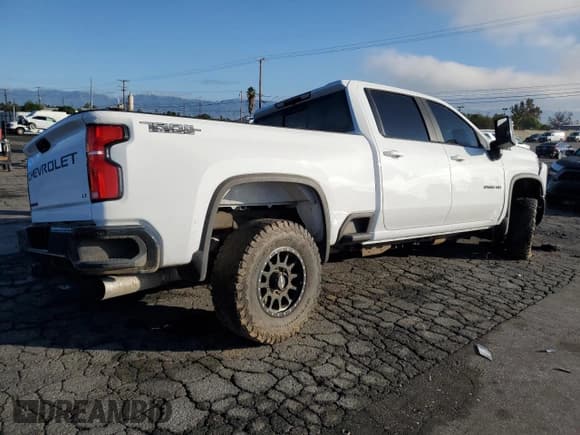 ✅ 2025 Chevrolet Silverado 2500HD LT • VIN: 2GC4KNEY3S1141949 • Лот: 82507815. Опубликован ранее на Copart с пробегом 18 799 миль. Бесплатный доступ к архиву аукционных продаж из США и подробный отчёт об истории автомобиля на DreamBid. Изображение 3.