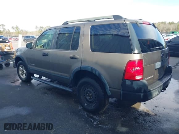 ✅ 2005 Ford Explorer XLS • VIN: 1FMZU72K95UB48789 • Лот: 41304416. Опубликован ранее на IAAI с пробегом 328 549 миль. Бесплатный доступ к архиву аукционных продаж из США и подробный отчёт об истории автомобиля на DreamBid. Изображение 3.