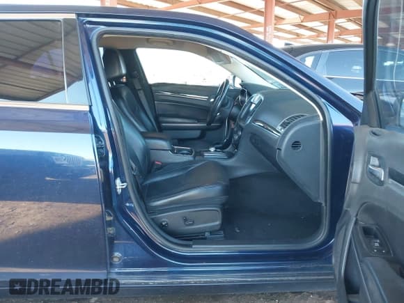 ✅ 2016 Chrysler 300 Anniversary Edition • VIN: 2C3CCAAG3GH182373 • Lot: 43480734. Listed on IAAI with 127,951 mi. Free auction sales archive from the USA and detailed vehicle history report at DreamBid. Image 5.