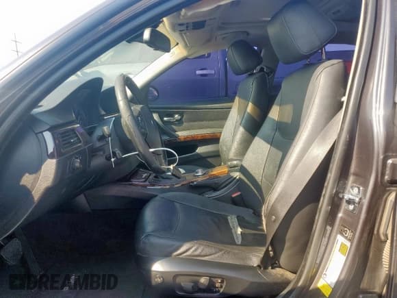 ✅ 2007 BMW 3 Series 328i • VIN: WBAVC53527FZ73855 • Lot: 70149375. Wystawiony na Copart z przebiegiem 182 513 mil. Bezpłatny archiwum sprzedaży aukcyjnych z USA i szczegółowy raport historii pojazdu na DreamBid. Zdjęcie 7.