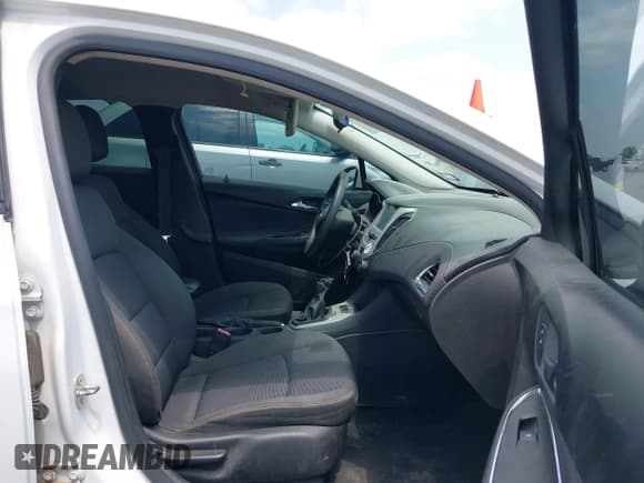 ✅ 2016 Chevrolet Cruze LS • VIN: 1G1BB5SM0G7231541 • Lot: 42163394. Listed on IAAI with 126,126 mi. Free auction sales archive from the USA and detailed vehicle history report at DreamBid. Image 5.