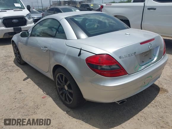 ✅ 2008 Mercedes-Benz SLK 350 • VIN: WDBWK56F28F179467 • Lot: 42385817. Listed on IAAI with 135,581 mi. Free auction sales archive from the USA and detailed vehicle history report at DreamBid. Image 3.