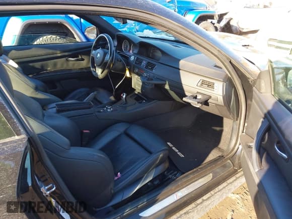 ✅ 2009 BMW M3 • VIN: WBSWD93519P361082 • Lot: 41642034. Listed on IAAI with 105,742 mi. Free auction sales archive from the USA and detailed vehicle history report at DreamBid. Image 5.