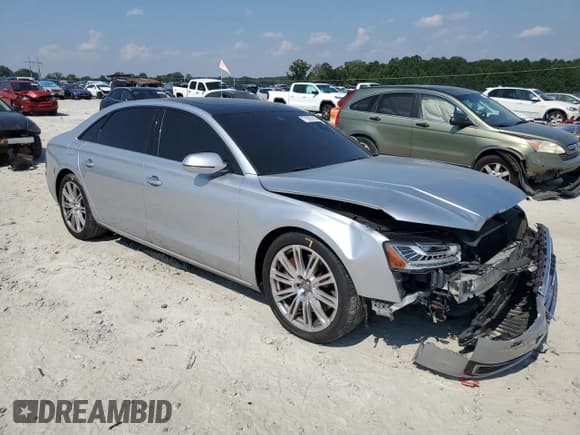 ✅ 2015 Audi A8 3.0T • VIN: WAU3GAFD5FN019273 • Lot: 71635115. Wystawiony na Copart z przebiegiem 119 499 mil. Bezpłatny archiwum sprzedaży aukcyjnych z USA i szczegółowy raport historii pojazdu na DreamBid. Zdjęcie 4.