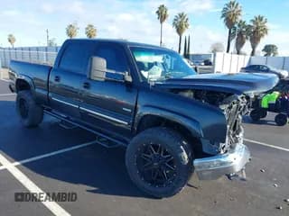 ✅ 2003 Chevrolet Silverado 2500HD LS • VIN: 1GCHK23193F225757 • Lot: 41523124. Wystawiony na IAAI z przebiegiem 281 755 mil. Bezpłatny archiwum sprzedaży aukcyjnych z USA i szczegółowy raport historii pojazdu na DreamBid. Zdjęcie 1.