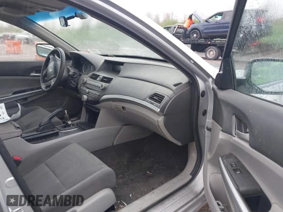 ✅ 2010 Honda Accord EX • VIN: 1HGCP2E71AA075359 • Lot: 42224708. Listed on IAAI with 267,194 mi. Free auction sales archive from the USA and detailed vehicle history report at DreamBid. Image 5.