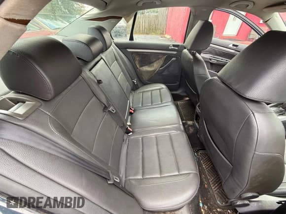 ✅ 2009 Volkswagen Jetta SE • VIN: 3VWRZ71K49M020992 • Lot: 68573465. Listed on Copart with 196,030 mi. Free auction sales archive from the USA and detailed vehicle history report at DreamBid. Image 6.