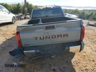 ✅ 2025 Toyota Tundra SR5 • VIN: 5TFLA5DB2SX299147 • Lot: 82437055. Wystawiony na Copart z przebiegiem 6 391 mil. Bezpłatny archiwum sprzedaży aukcyjnych z USA i szczegółowy raport historii pojazdu na DreamBid. Zdjęcie 6.