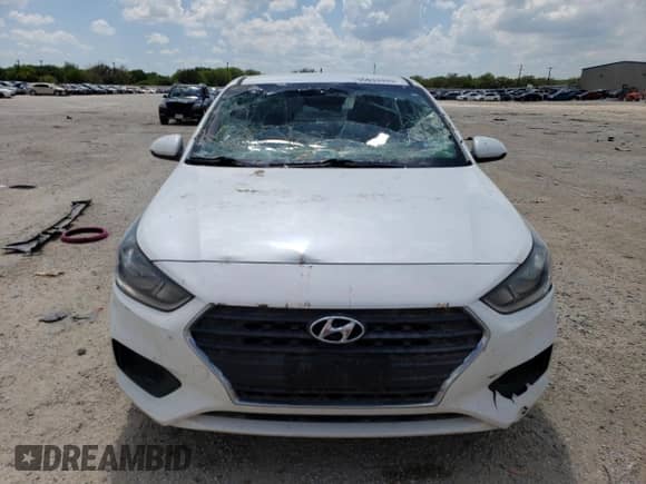 2018 Hyundai Accent SEL with VIN 3KPC24A31JE012335, listed as a Copart auction lot 55033333 with 61,431 mi miles and . Bid and sale history available at DreamBid. Image 5.