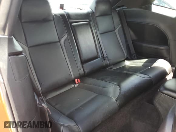 ✅ 2018 Dodge Challenger SXT Plus • VIN: 2C3CDZAG6JH303092 • Lot: 48713333. Wystawiony na Copart z przebiegiem Nie podano. Bezpłatny archiwum sprzedaży aukcyjnych z USA i szczegółowy raport historii pojazdu na DreamBid. Zdjęcie 10.