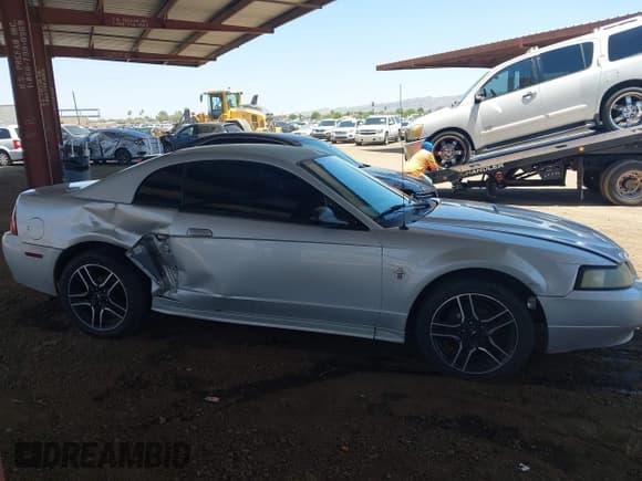 ✅ 2002 Ford Mustang Standard • VIN: 1FAFP404X2F143723 • Lot: 42479151. Listed on IAAI with 160,810 mi. Free auction sales archive from the USA and detailed vehicle history report at DreamBid. Image 13.