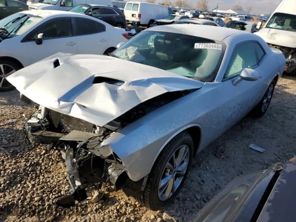 ✅ 2020 Dodge Challenger SXT • VIN: 2C3CDZGG5LH104559 • Lot: 77303443. Wystawiony na Copart z przebiegiem 23 923 mil. Bezpłatny archiwum sprzedaży aukcyjnych z USA i szczegółowy raport historii pojazdu na DreamBid. Zdjęcie 1.