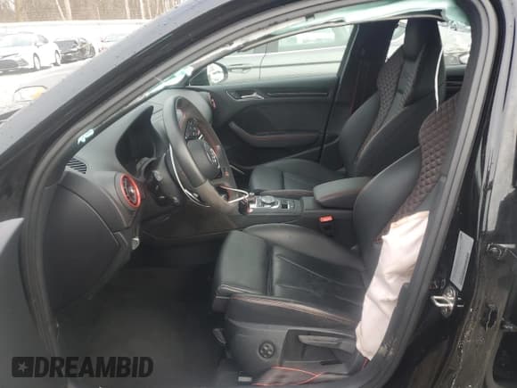 ✅ 2018 Audi RS 3 • VIN: WUABWHFF0J1903474 • Лот: 47251615. Опубликован ранее на Copart с пробегом Не указан. Бесплатный доступ к архиву аукционных продаж из США и подробный отчёт об истории автомобиля на DreamBid. Изображение 7.