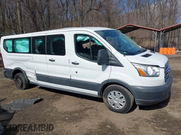 ✅ 2017 Ford Transit XL • VIN: 1FBZX2ZMXHKA20653 • Lot: 41691617. Wystawiony na IAAI z przebiegiem 106 444 mil. Bezpłatny archiwum sprzedaży aukcyjnych z USA i szczegółowy raport historii pojazdu na DreamBid. Zdjęcie 1.