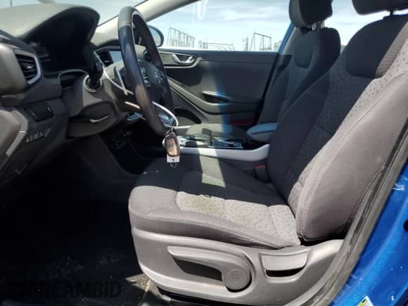 ✅ 2018 Hyundai Ioniq • VIN: KMHC75LH8JU025483 • Лот: 52213645. Размещён на Copart с пробегом 53 621 миль миль. Получите бесплатный доступ к архиву аукционных продаж из США и посмотрите подробный отчёт об истории автомобиля на DreamBid. Изображение 7.