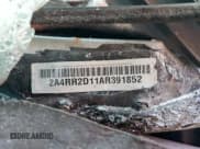 ✅ 2010 Chrysler Town & Country LX • VIN: 2A4RR2D11AR391852 • Lot: 90645445. Wystawiony na Copart z przebiegiem Nie podano. Bezpłatny archiwum sprzedaży aukcyjnych z USA i szczegółowy raport historii pojazdu na DreamBid. Zdjęcie 13.