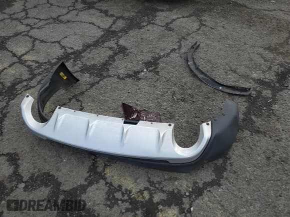 ✅ 2019 Lincoln MKC Select • VIN: 5LMCJ2D92KUL06278 • Lot: 82199585. Wystawiony na Copart z przebiegiem 62 297 mil. Bezpłatny archiwum sprzedaży aukcyjnych z USA i szczegółowy raport historii pojazdu na DreamBid. Zdjęcie 13.