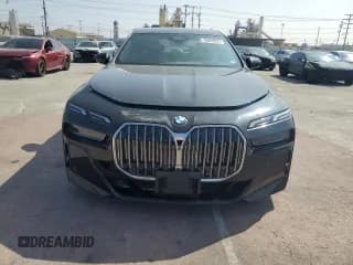 ✅ 2024 BMW 7 Series 740i • VIN: WBA23EH0XRCP69373 • Lot: 76020204. Wystawiony na Copart z przebiegiem 9 981 mil. Bezpłatny archiwum sprzedaży aukcyjnych z USA i szczegółowy raport historii pojazdu na DreamBid. Zdjęcie 5.