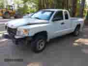 2008 Dodge Dakota ST с VIN 1D7HE22K98S531573, выставлен на аукционе IAAI как лот 43083371 с пробегом 185 298 миль миль и . История ставок и продаж доступна на DreamBid. Изображение 2.