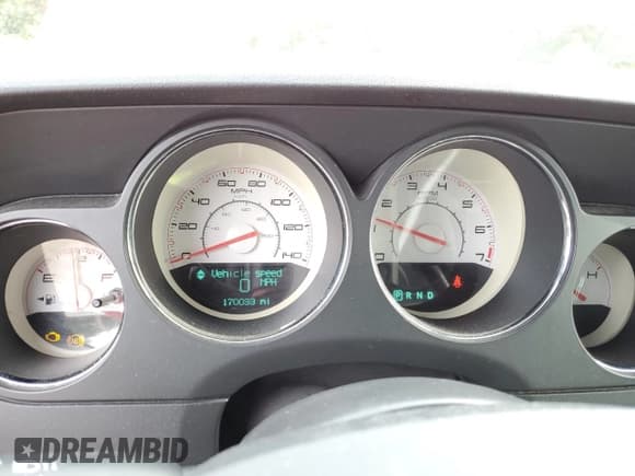 ✅ 2014 Dodge Challenger SXT • VIN: 2C3CDYAG9EH110483 • Lot: 92565885. Listed on Copart with 170,033 mi. Free auction sales archive from the USA and detailed vehicle history report at DreamBid. Image 9.