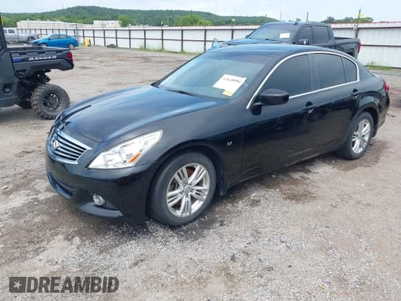 ✅ 2015 Infiniti Q40 • VIN: JN1CV6AR1FM651298 • Lot: 42648990. Wystawiony na IAAI z przebiegiem 131 396 mil. Bezpłatny archiwum sprzedaży aukcyjnych z USA i szczegółowy raport historii pojazdu na DreamBid. Zdjęcie 2.
