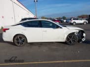 ✅ 2024 Nissan Altima SR • VIN: 1N4BL4CV9RN385370 • Lot: 43679443. Wystawiony na IAAI z przebiegiem 33 314 mil. Bezpłatny archiwum sprzedaży aukcyjnych z USA i szczegółowy raport historii pojazdu na DreamBid. Zdjęcie 12.