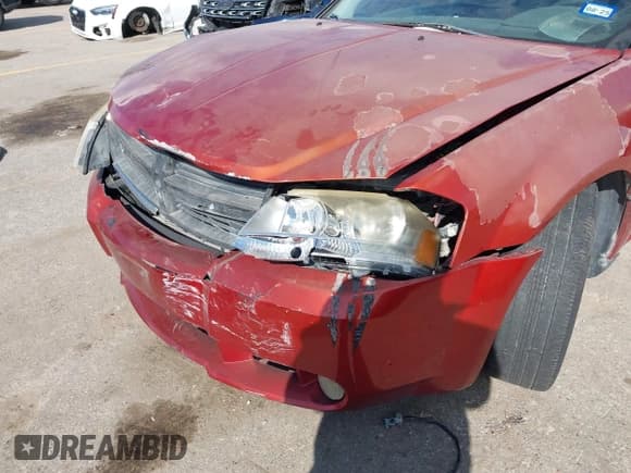 ✅ 2008 Dodge Avenger SXT • VIN: 1B3LC56R08N155347 • Lot: 43403559. Wystawiony na IAAI z przebiegiem 190 891 mil. Bezpłatny archiwum sprzedaży aukcyjnych z USA i szczegółowy raport historii pojazdu na DreamBid. Zdjęcie 6.