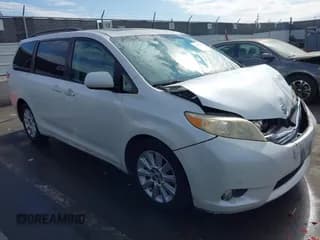 ✅ 2011 Toyota Sienna Limited • VIN: 5TDYK3DCXBS106443 • Lot: 43677342. Wystawiony na IAAI z przebiegiem 184 668 mil. Bezpłatny archiwum sprzedaży aukcyjnych z USA i szczegółowy raport historii pojazdu na DreamBid. Zdjęcie 1.