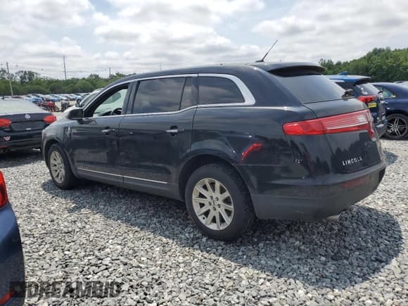 ✅ 2018 Lincoln MKT • VIN: 2LMHJ5NK5JBL02293 • Lot: 64510375. Wystawiony na Copart z przebiegiem 276 456 mil. Bezpłatny archiwum sprzedaży aukcyjnych z USA i szczegółowy raport historii pojazdu na DreamBid. Zdjęcie 2.