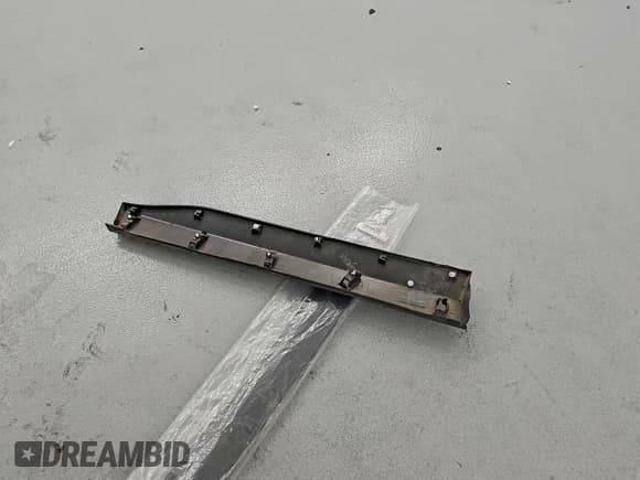 ✅ 2025 Toyota RAV4 XLE • VIN: 2T3W1RFV7SC315800 • Lot: 93185435. Listed on Copart with 20,703 mi. Free auction sales archive from the USA and detailed vehicle history report at DreamBid. Image 13.