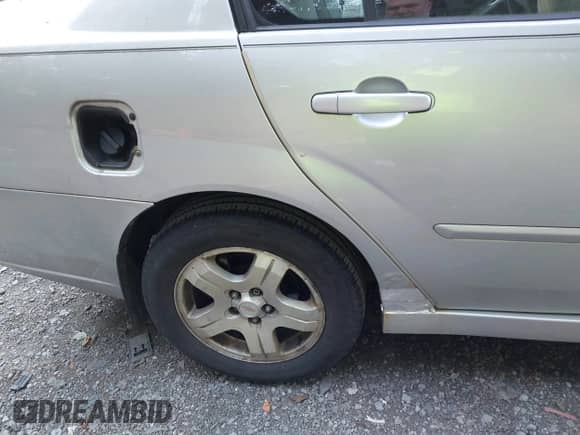 2004 Chevrolet Malibu LT z VIN 1G1ZU54804F182173, wystawiony jako IAAI lot #43167793 z przebiegiem 191 565 mil mil oraz . Historia ofert i sprzedaży dostępna na DreamBid. Obrazek 16.