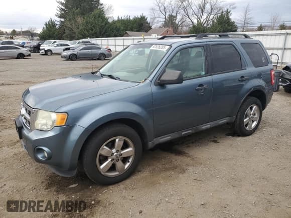 ✅ 2011 Ford Escape XLT • VIN: 1FMCU9D77BKA12842 • Лот: 92626285. Опубликован ранее на Copart с пробегом 274 045 миль. Бесплатный доступ к архиву аукционных продаж из США и подробный отчёт об истории автомобиля на DreamBid. Изображение 1.