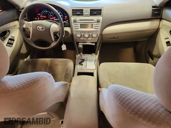 ✅ 2009 Toyota Camry LE • VIN: 4T4BE46KX9R110555 • Lot: 91054585. Wystawiony na Copart z przebiegiem 145 926 mil. Bezpłatny archiwum sprzedaży aukcyjnych z USA i szczegółowy raport historii pojazdu na DreamBid. Zdjęcie 8.