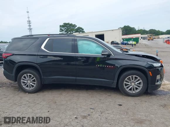 ✅ 2022 Chevrolet Traverse LT • VIN: 1GNEVHKW2NJ134038 • Lot: 42602687. Wystawiony na IAAI z przebiegiem 84 750 mil. Bezpłatny archiwum sprzedaży aukcyjnych z USA i szczegółowy raport historii pojazdu na DreamBid. Zdjęcie 13.