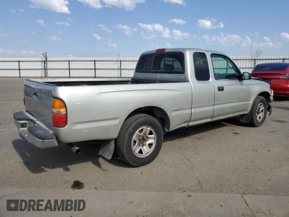 ✅ 2004 Toyota Tacoma • VIN: 5TEVL52N84Z417102 • Lot: 81781515. Wystawiony na Copart z przebiegiem 291 660 mil. Bezpłatny archiwum sprzedaży aukcyjnych z USA i szczegółowy raport historii pojazdu na DreamBid. Zdjęcie 3.