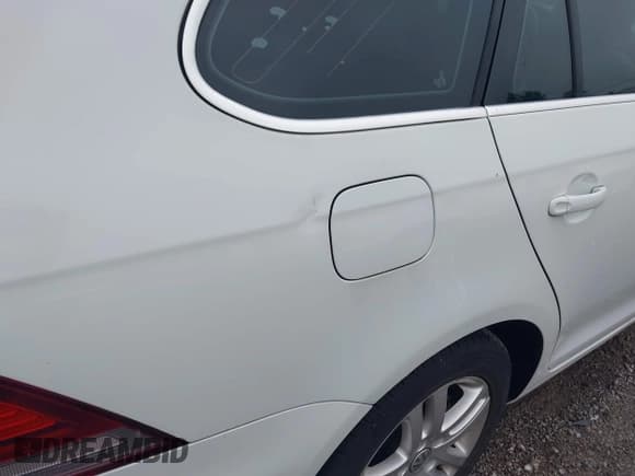 ✅ 2014 Volkswagen Jetta TDI w/Sunroof & Nav • VIN: 3VWPL7AJ1EM610321 • Lot: 42701127. Listed on IAAI with 113,694 mi. Free auction sales archive from the USA and detailed vehicle history report at DreamBid. Image 13.