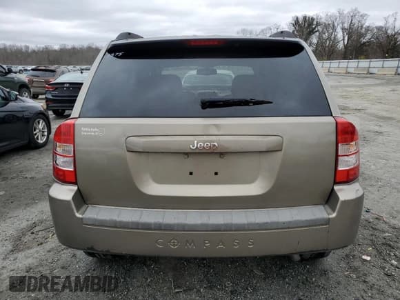 ✅ 2007 Jeep Compass Sport • VIN: 1J8FT47W57D118494 • Lot: 43722425. Wystawiony na Copart z przebiegiem 176 752 mil. Bezpłatny archiwum sprzedaży aukcyjnych z USA i szczegółowy raport historii pojazdu na DreamBid. Zdjęcie 6.
