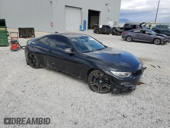 ✅ 2015 BMW M4 • VIN: WBS3R9C56FK335137 • Лот: 84062215. Опубликован ранее на Copart с пробегом 92 116 миль. Бесплатный доступ к архиву аукционных продаж из США и подробный отчёт об истории автомобиля на DreamBid. Изображение 4.