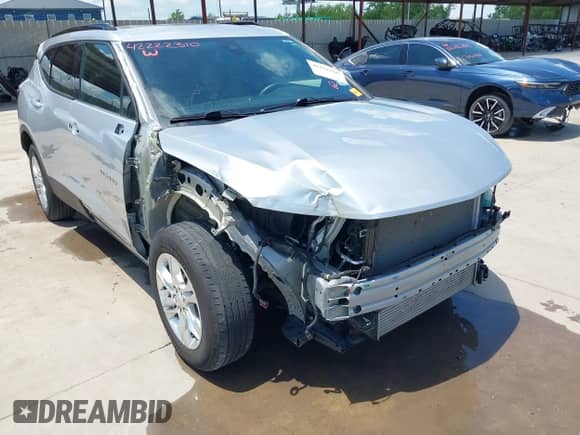 2021 Chevrolet Blazer LT z VIN 3GNKBCR47MS577835, wystawiony jako IAAI lot #42222310 z przebiegiem 26 030 mil mil oraz . Historia ofert i sprzedaży dostępna na DreamBid. Obrazek 6.