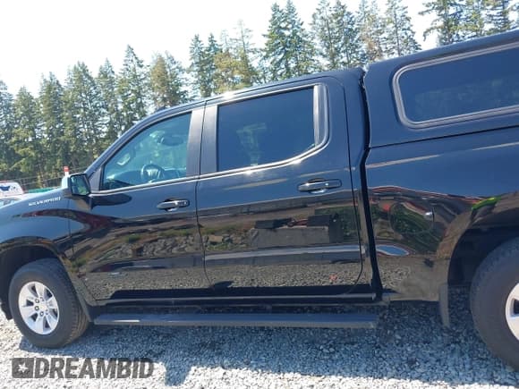 ✅ 2019 Chevrolet Silverado 1500 LT • VIN: 1GCPYDEK2KZ333243 • Lot: 42742762. Wystawiony na IAAI z przebiegiem 88 172 mil. Bezpłatny archiwum sprzedaży aukcyjnych z USA i szczegółowy raport historii pojazdu na DreamBid. Zdjęcie 14.