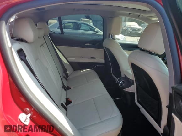 ✅ 2019 Alfa Romeo Stelvio Sport • VIN: ZASPAKAN6K7C50975 • Lot: 68028925. Wystawiony na Copart z przebiegiem 56 352 mil. Bezpłatny archiwum sprzedaży aukcyjnych z USA i szczegółowy raport historii pojazdu na DreamBid. Zdjęcie 11.