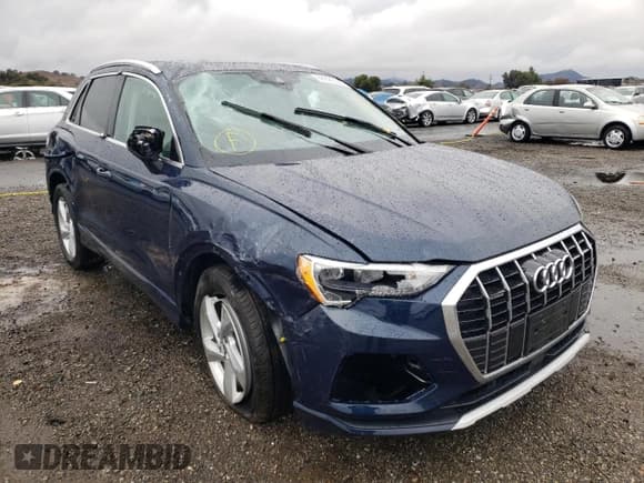 ✅ 2020 Audi Q3 Premium • VIN: WA1AECF38L1117648 • Lot: 66929382. Wystawiony na Copart z przebiegiem 10 604 mil. Bezpłatny archiwum sprzedaży aukcyjnych z USA i szczegółowy raport historii pojazdu na DreamBid. Zdjęcie 9.