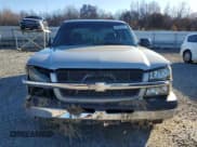 ✅ 2004 Chevrolet Silverado 1500 LS • VIN: 2GCEK13T941382163 • Lot: 84823424. Wystawiony na Copart z przebiegiem 207 003 mil. Bezpłatny archiwum sprzedaży aukcyjnych z USA i szczegółowy raport historii pojazdu na DreamBid. Zdjęcie 5.